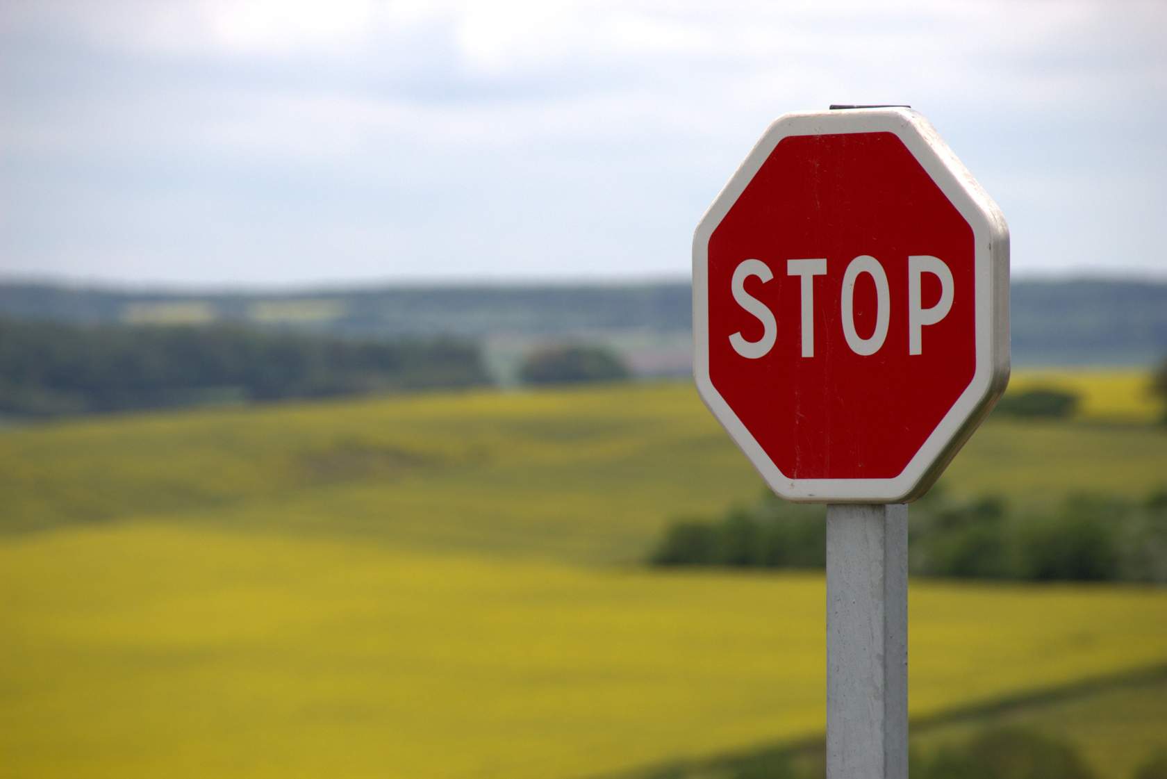 A stimulus in the field with a stop sign.